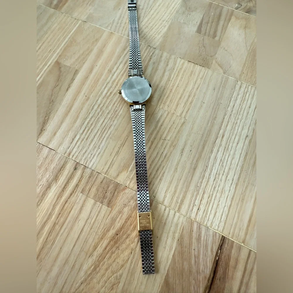Dufonte Lucien Piccard ladies gold tone dress watch NEW BATTERY